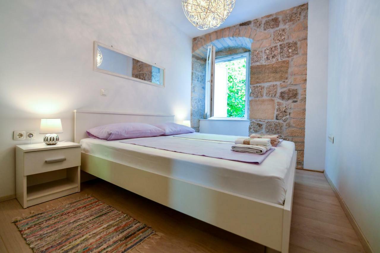Mila Apartment Синь Екстер'єр фото