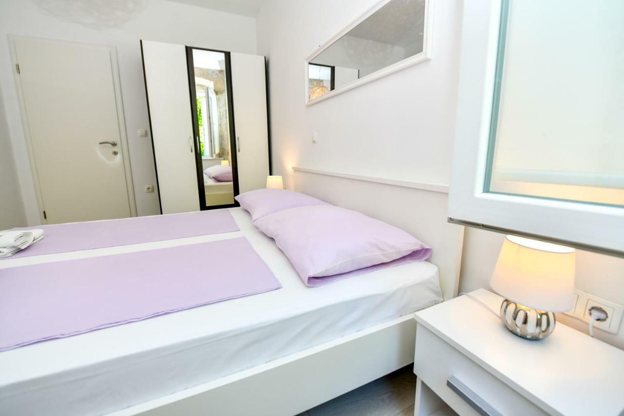 Mila Apartment Синь Екстер'єр фото